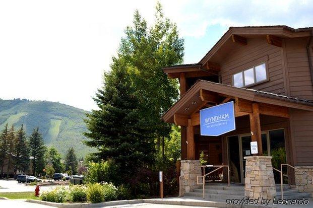 Secret Cabins At Firefly Beach Cottage Негрил Екстериор снимка